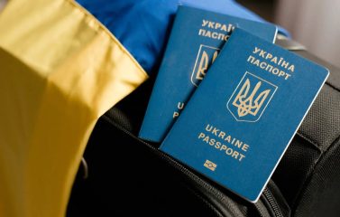 Понад 5,6 млн українців живуть за кордоном — вони підтримують економіку країн, які їх прихистили