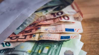 170 євро проти 2300: чи готова Україна конкурувати за своїх людей