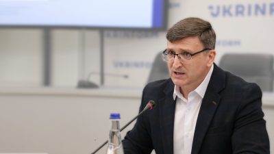 Нова хвиля виїзду: скільки ще українців покинуть країну