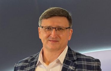 Народжуються менше, виїжджають більше. Чому демографія стає питанням національної безпеки та майбутнього України